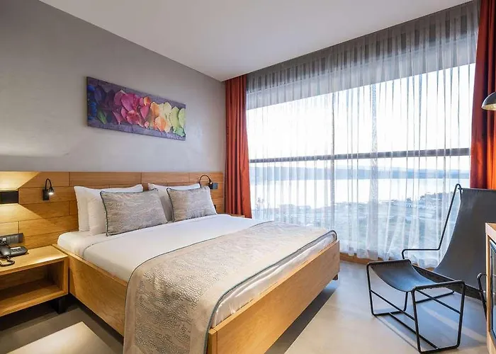 The S By Ascend Collection Σμύρνη